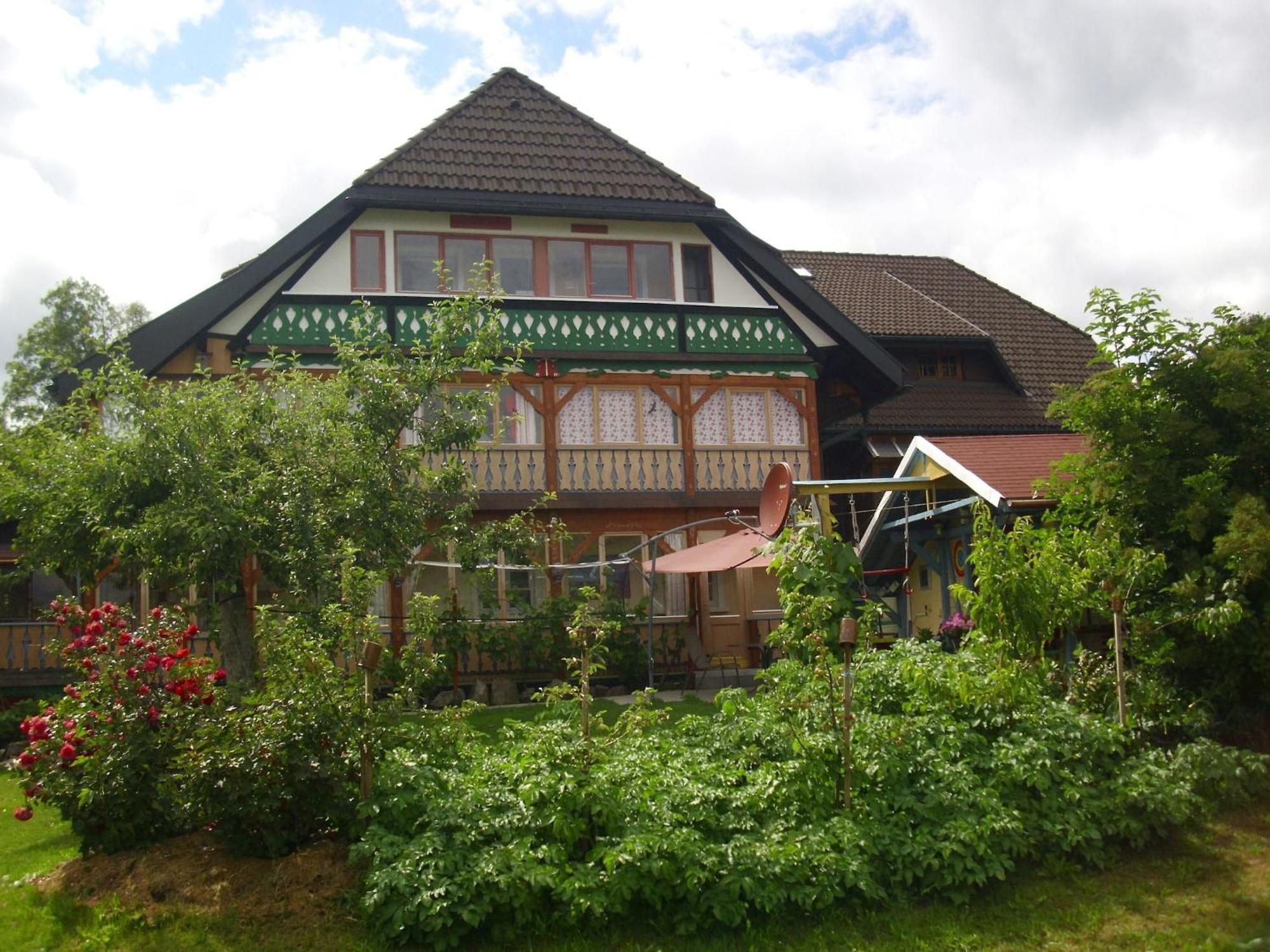 Pleasant apartment in Bernau Innerlehen with garden Exterior foto